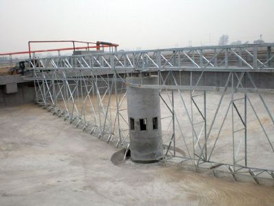 刮吸泥機